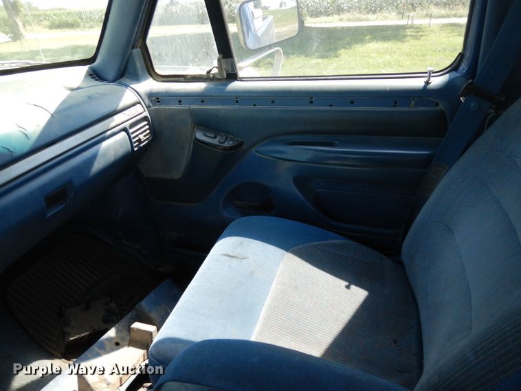 image for item DH0295 1995 Ford F250 pickup truck