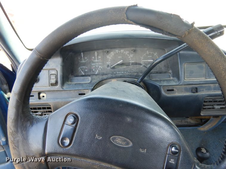 image for item DH0295 1995 Ford F250 pickup truck