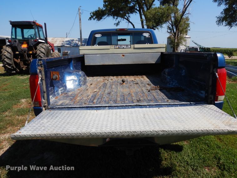 image for item DH0295 1995 Ford F250 pickup truck