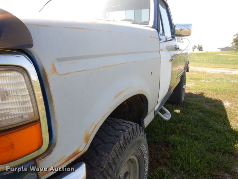 image for item DH0295 1995 Ford F250 pickup truck