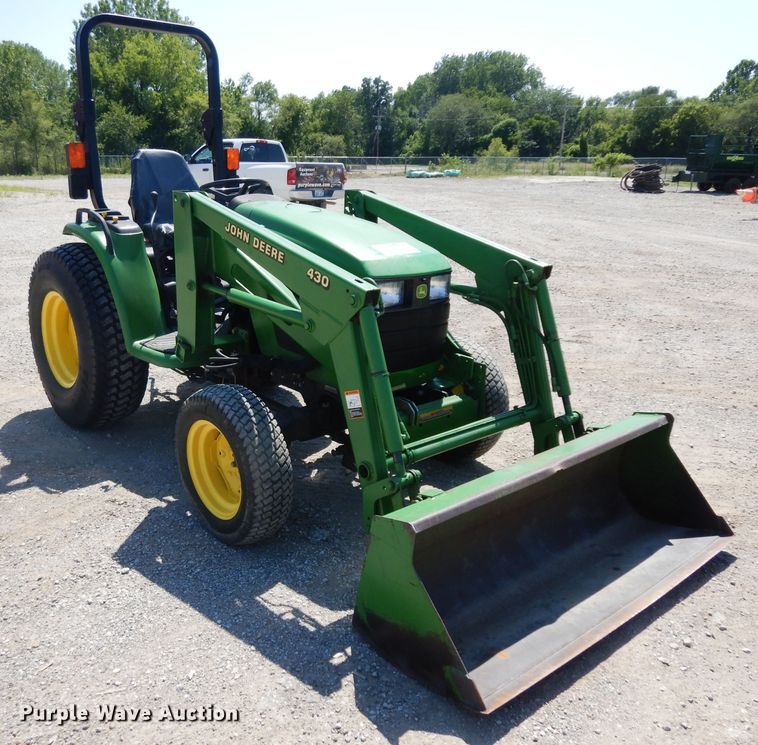 image for item DH0302 2003 John Deere 4410 MFWD tractor