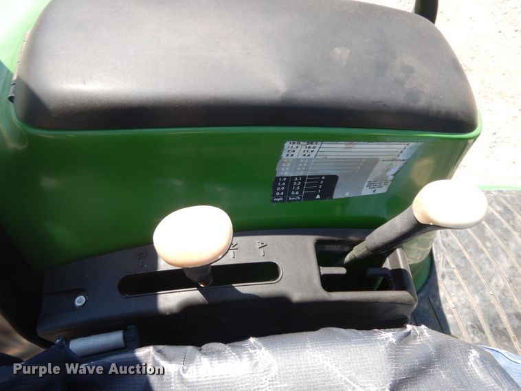 image for item DH0302 2003 John Deere 4410 MFWD tractor