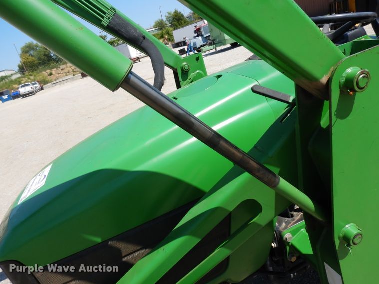 image for item DH0302 2003 John Deere 4410 MFWD tractor