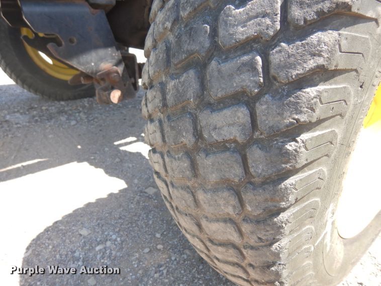 image for item DH0302 2003 John Deere 4410 MFWD tractor