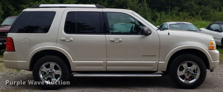 image for item DH4560 2005 Ford Explorer SUV