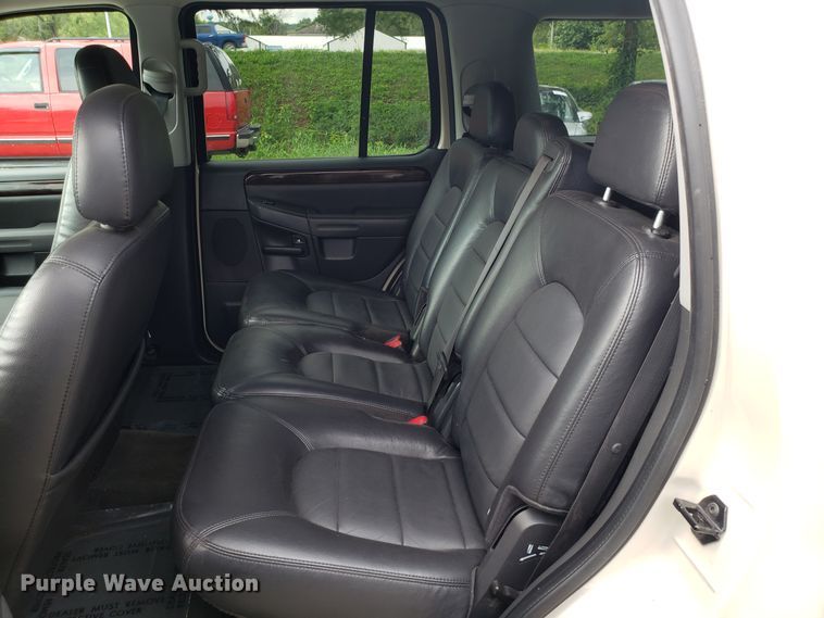 image for item DH4560 2005 Ford Explorer SUV