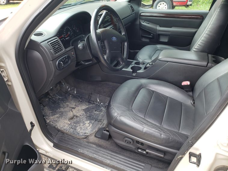 image for item DH4560 2005 Ford Explorer SUV
