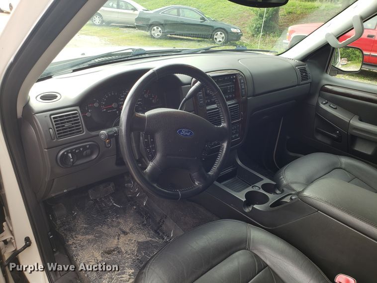 image for item DH4560 2005 Ford Explorer SUV