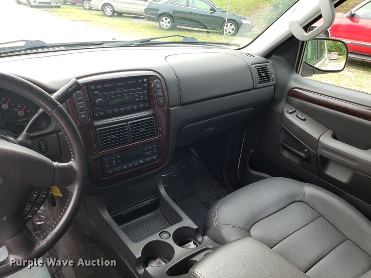 image for item DH4560 2005 Ford Explorer SUV