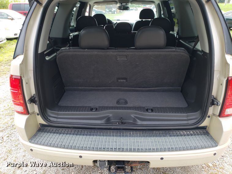 image for item DH4560 2005 Ford Explorer SUV
