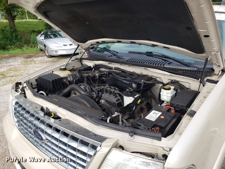 image for item DH4560 2005 Ford Explorer SUV