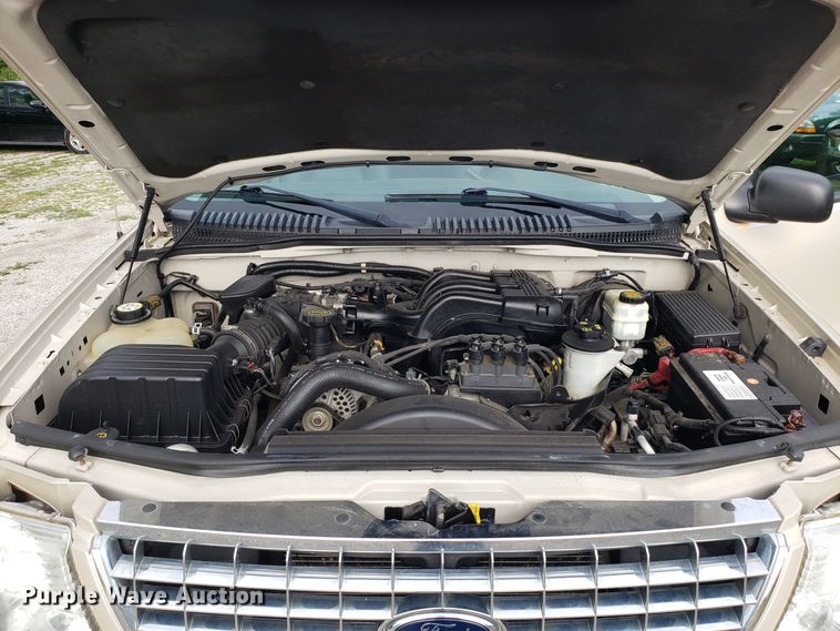 image for item DH4560 2005 Ford Explorer SUV