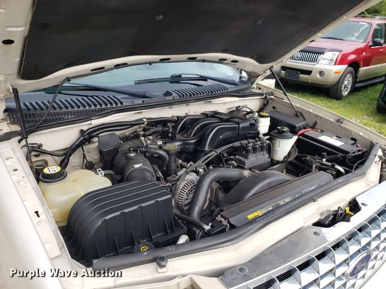 image for item DH4560 2005 Ford Explorer SUV