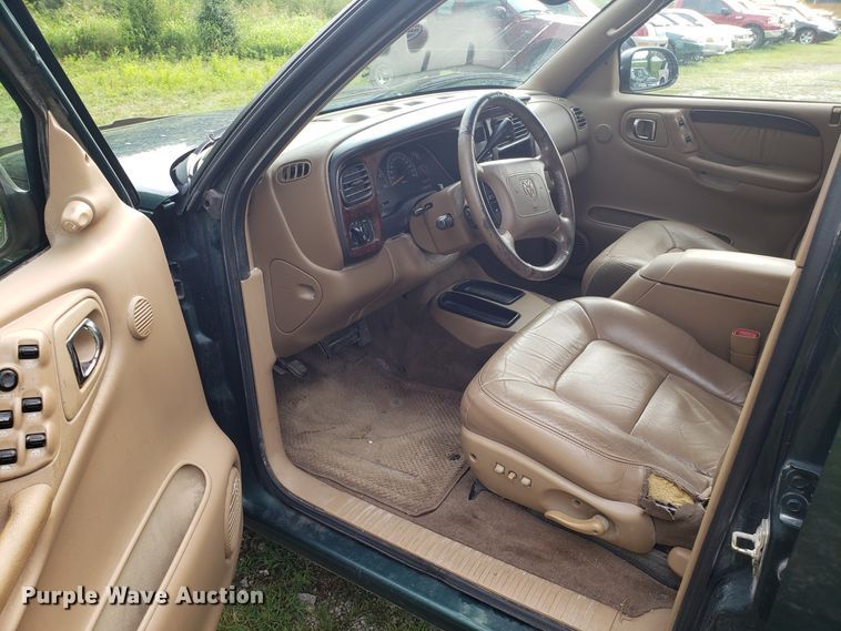 image for item DH4562 2000 Dodge Durango SUV
