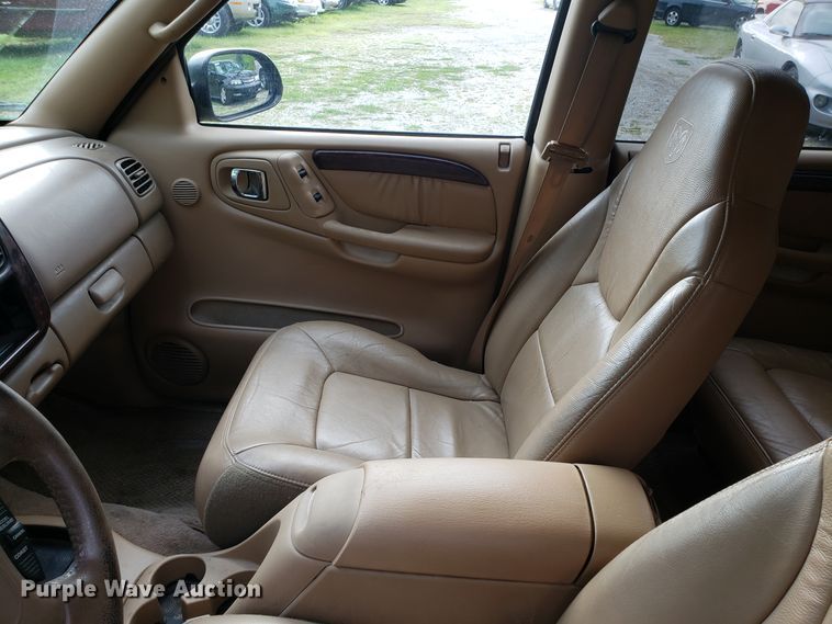 image for item DH4562 2000 Dodge Durango SUV