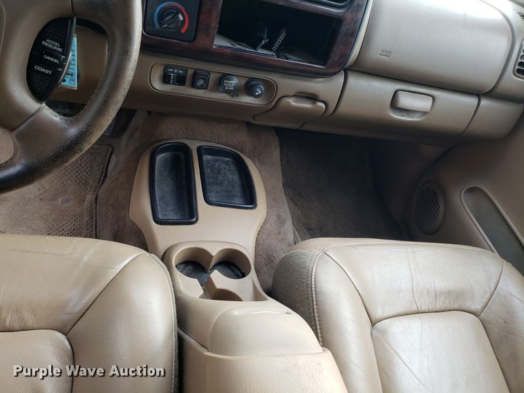 image for item DH4562 2000 Dodge Durango SUV