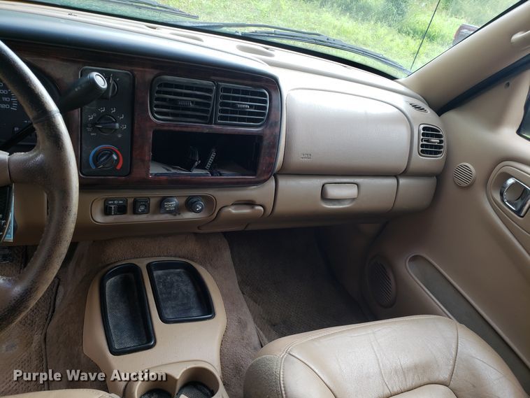 image for item DH4562 2000 Dodge Durango SUV