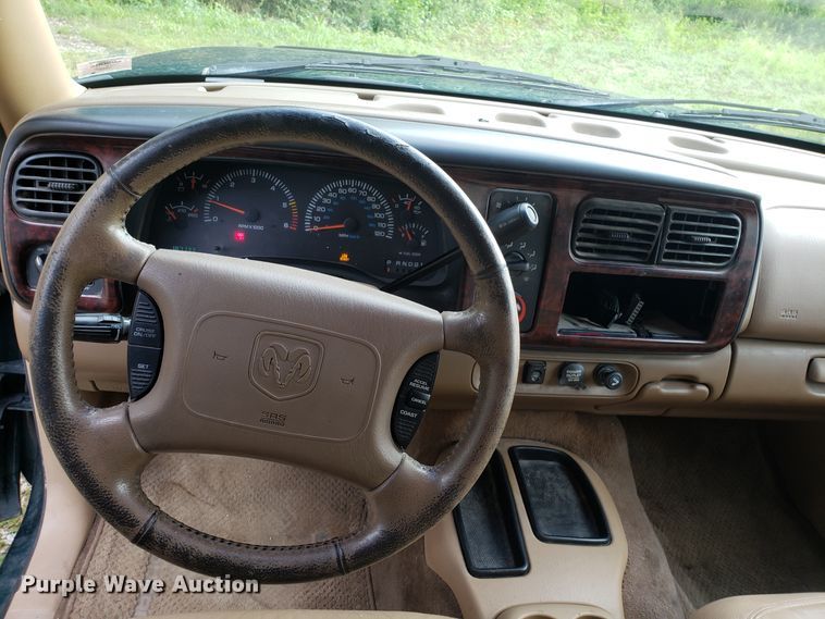 image for item DH4562 2000 Dodge Durango SUV