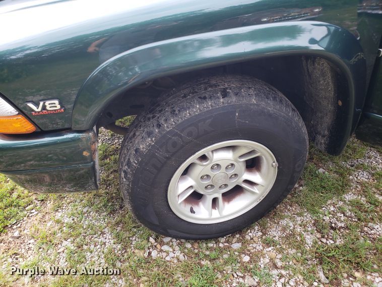 image for item DH4562 2000 Dodge Durango SUV