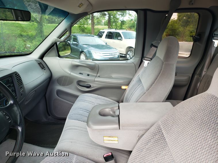 image for item DH4564 1997 Ford F150 SuperCab pickup truck