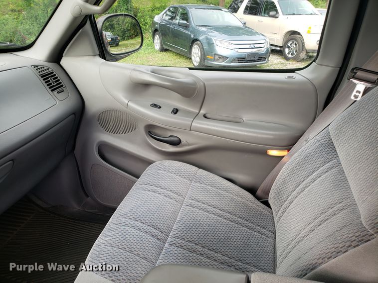 image for item DH4564 1997 Ford F150 SuperCab pickup truck