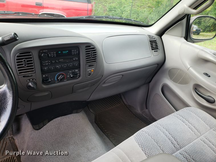 image for item DH4564 1997 Ford F150 SuperCab pickup truck