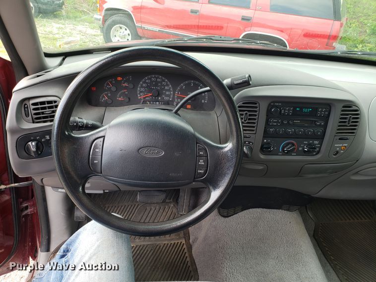 image for item DH4564 1997 Ford F150 SuperCab pickup truck