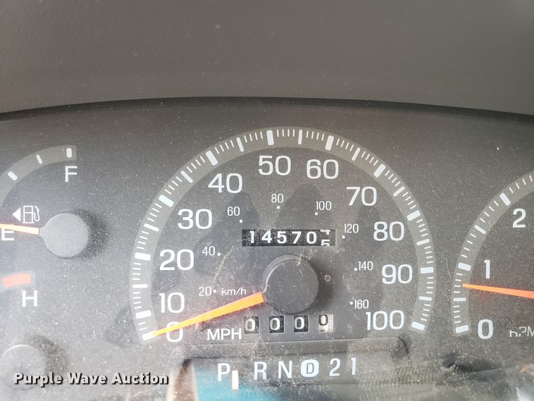 image for item DH4564 1997 Ford F150 SuperCab pickup truck