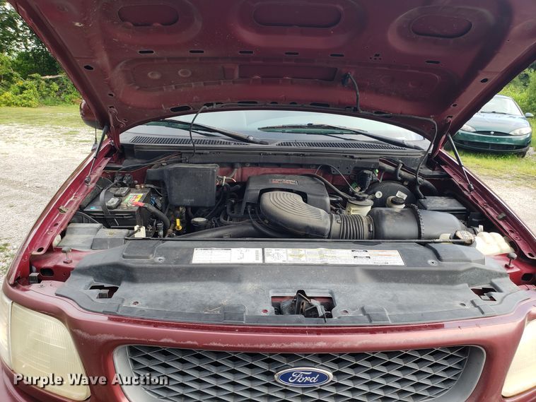 image for item DH4564 1997 Ford F150 SuperCab pickup truck