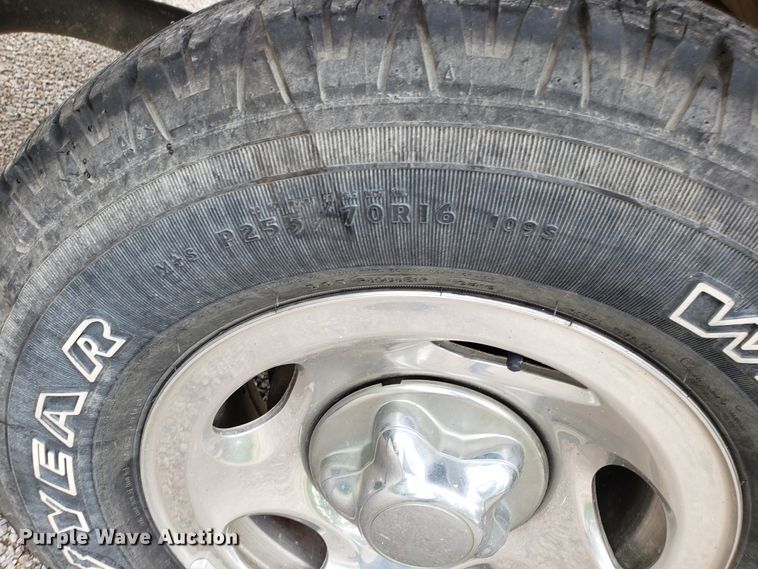 image for item DH4564 1997 Ford F150 SuperCab pickup truck