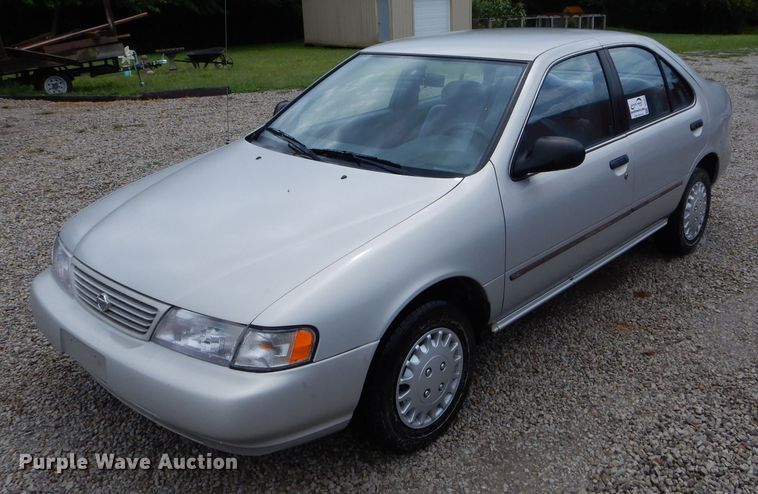 セレナ 1995-nissan-sentra-gxe-photo-