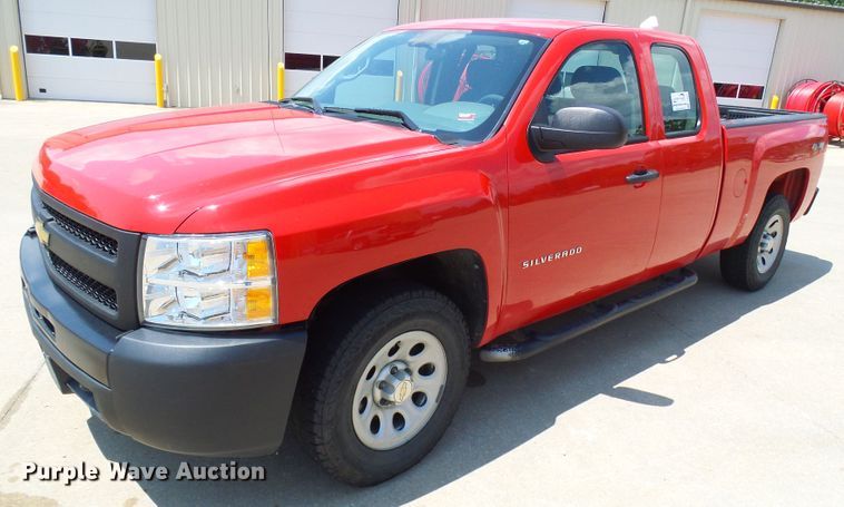 image for item DI0581 2011 Chevrolet Silverado 1500 Ext. Cab pickup truck