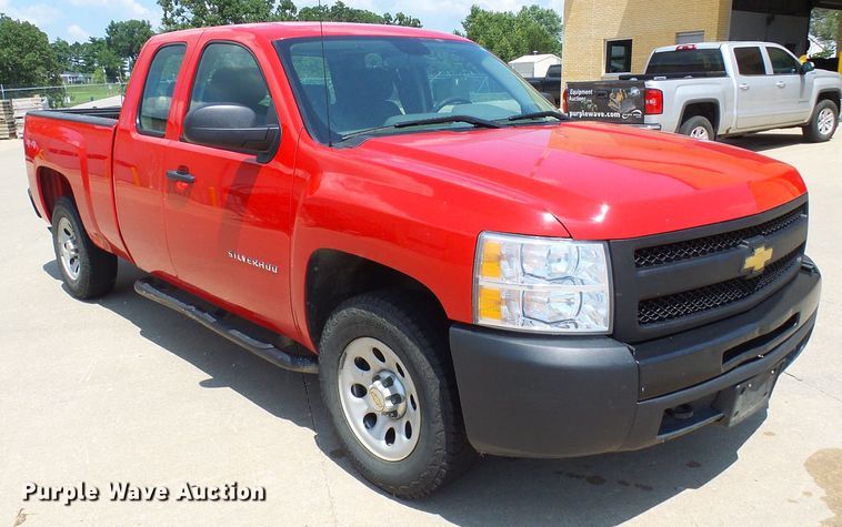 image for item DI0581 2011 Chevrolet Silverado 1500 Ext. Cab pickup truck