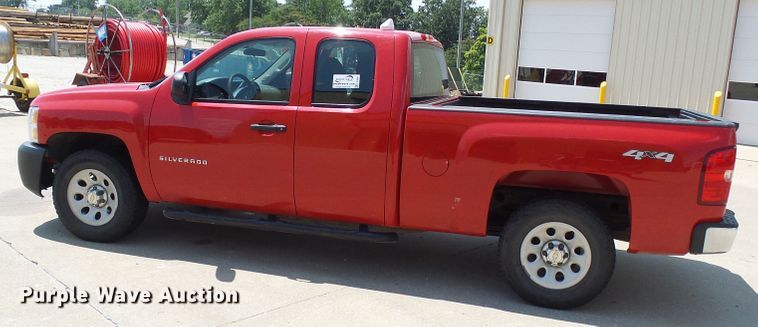 image for item DI0581 2011 Chevrolet Silverado 1500 Ext. Cab pickup truck