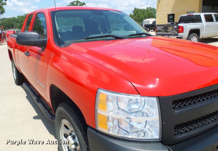 image for item DI0581 2011 Chevrolet Silverado 1500 Ext. Cab pickup truck