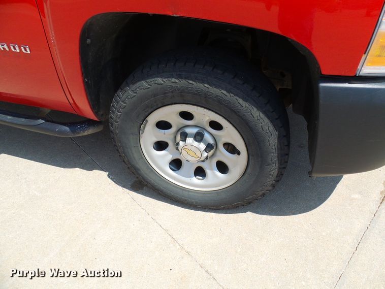 image for item DI0581 2011 Chevrolet Silverado 1500 Ext. Cab pickup truck