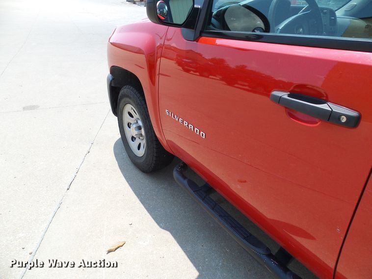 image for item DI0581 2011 Chevrolet Silverado 1500 Ext. Cab pickup truck