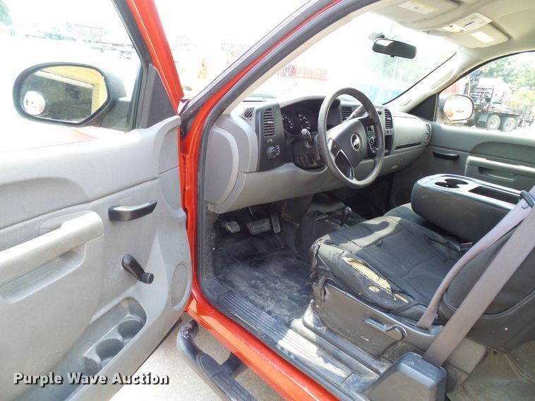 image for item DI0581 2011 Chevrolet Silverado 1500 Ext. Cab pickup truck