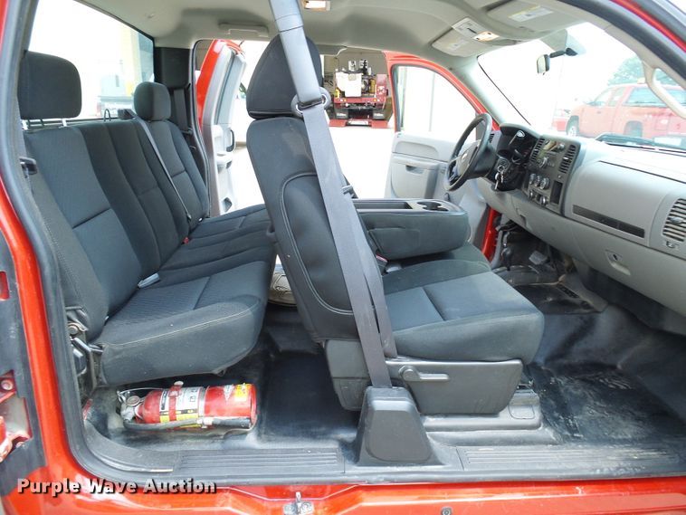 image for item DI0581 2011 Chevrolet Silverado 1500 Ext. Cab pickup truck