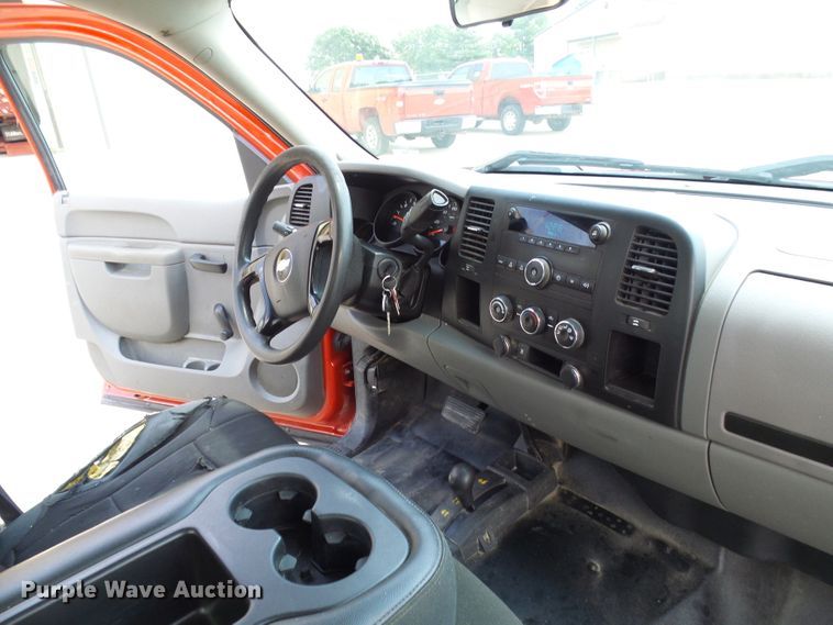 image for item DI0581 2011 Chevrolet Silverado 1500 Ext. Cab pickup truck