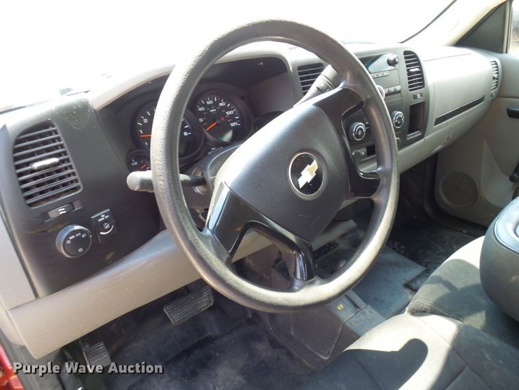 image for item DI0581 2011 Chevrolet Silverado 1500 Ext. Cab pickup truck