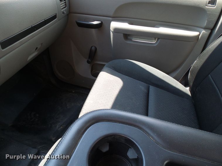 image for item DI0581 2011 Chevrolet Silverado 1500 Ext. Cab pickup truck