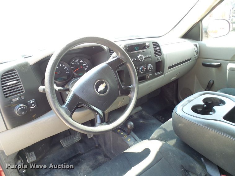 image for item DI0581 2011 Chevrolet Silverado 1500 Ext. Cab pickup truck