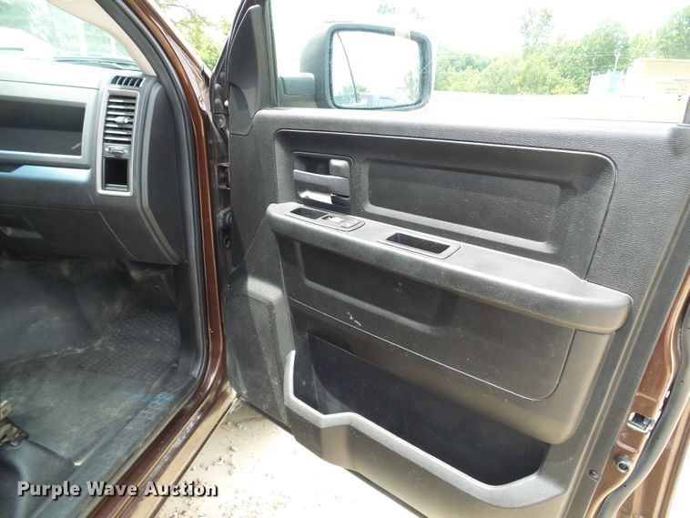 image for item DI0585 2013 Dodge Ram 1500 Crew Cab pickup truck