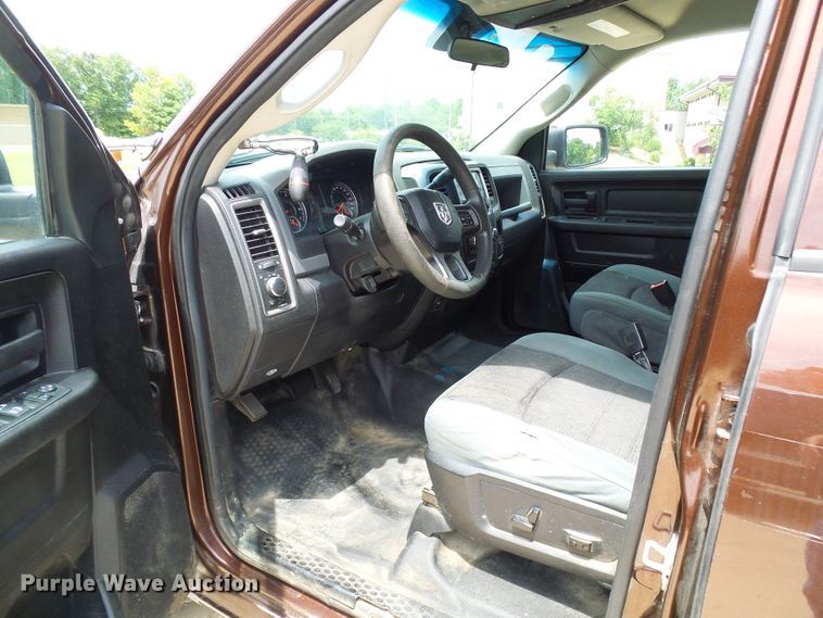 image for item DI0585 2013 Dodge Ram 1500 Crew Cab pickup truck