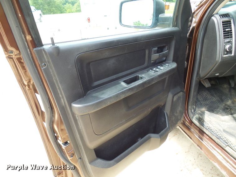 image for item DI0585 2013 Dodge Ram 1500 Crew Cab pickup truck