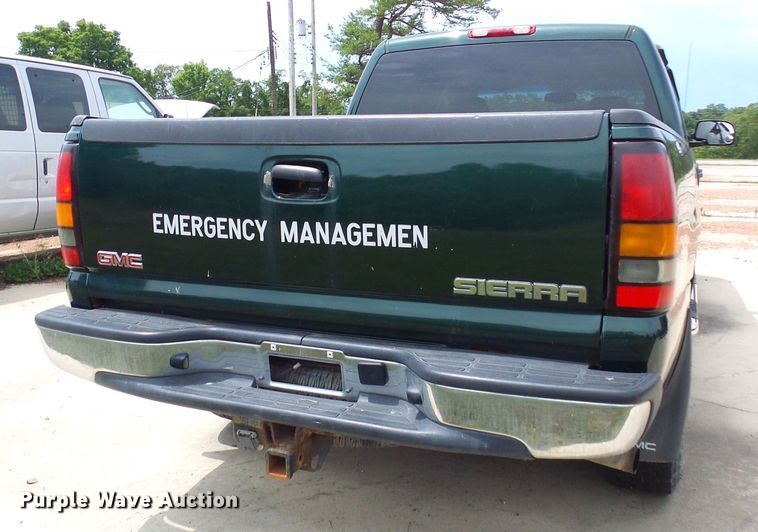 image for item DI0586 2005 GMC Sierra 1500 Crew Cab pickup truck