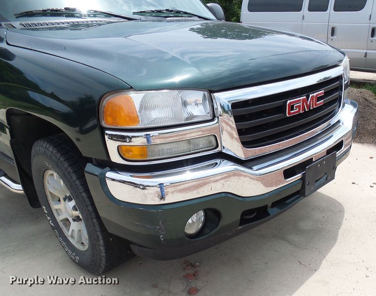 image for item DI0586 2005 GMC Sierra 1500 Crew Cab pickup truck