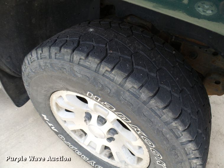 image for item DI0586 2005 GMC Sierra 1500 Crew Cab pickup truck