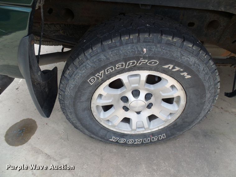 image for item DI0586 2005 GMC Sierra 1500 Crew Cab pickup truck